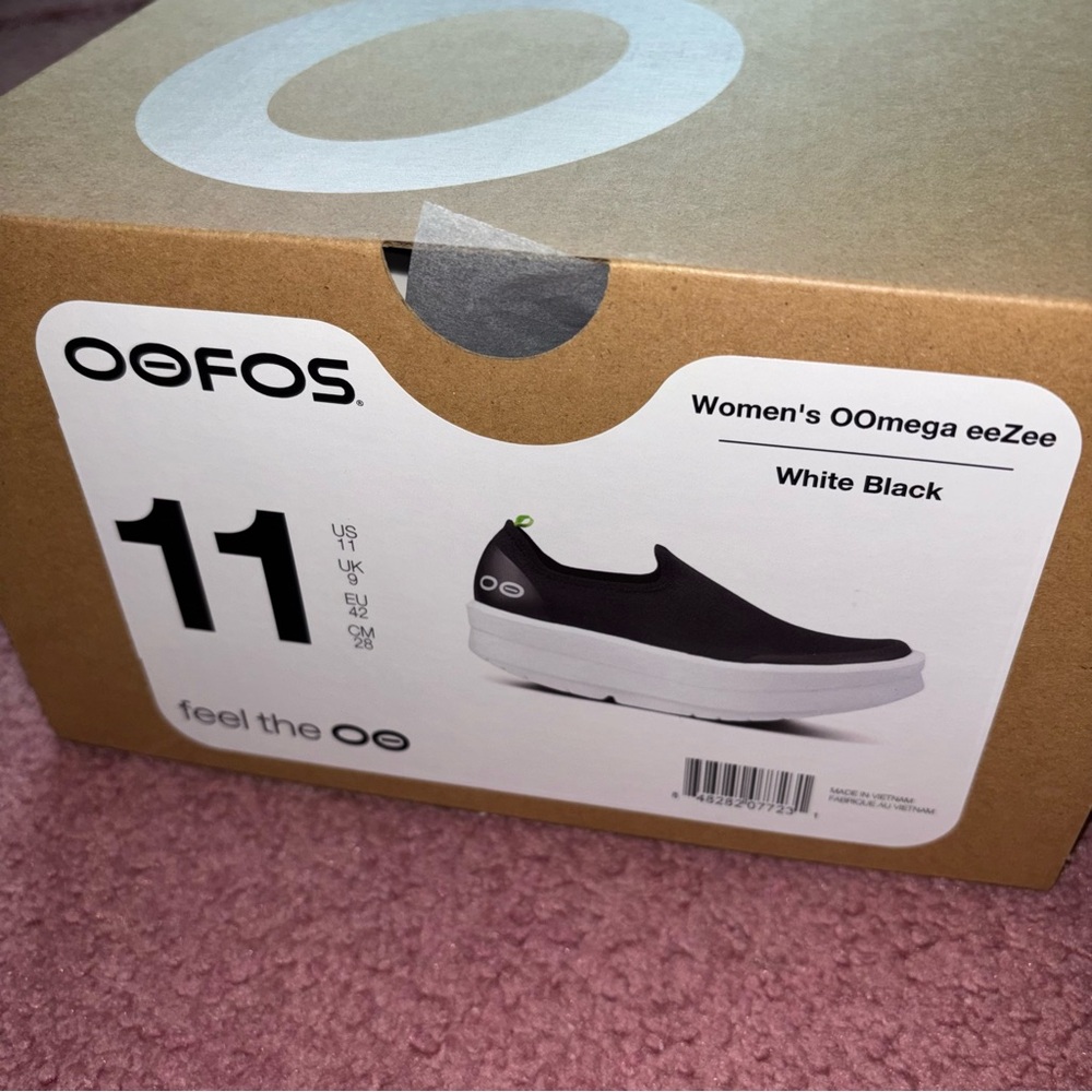 OOFOS Women's OOmеga eeZee Slip-On Shoe Box - Black White - Picture 3 of 7